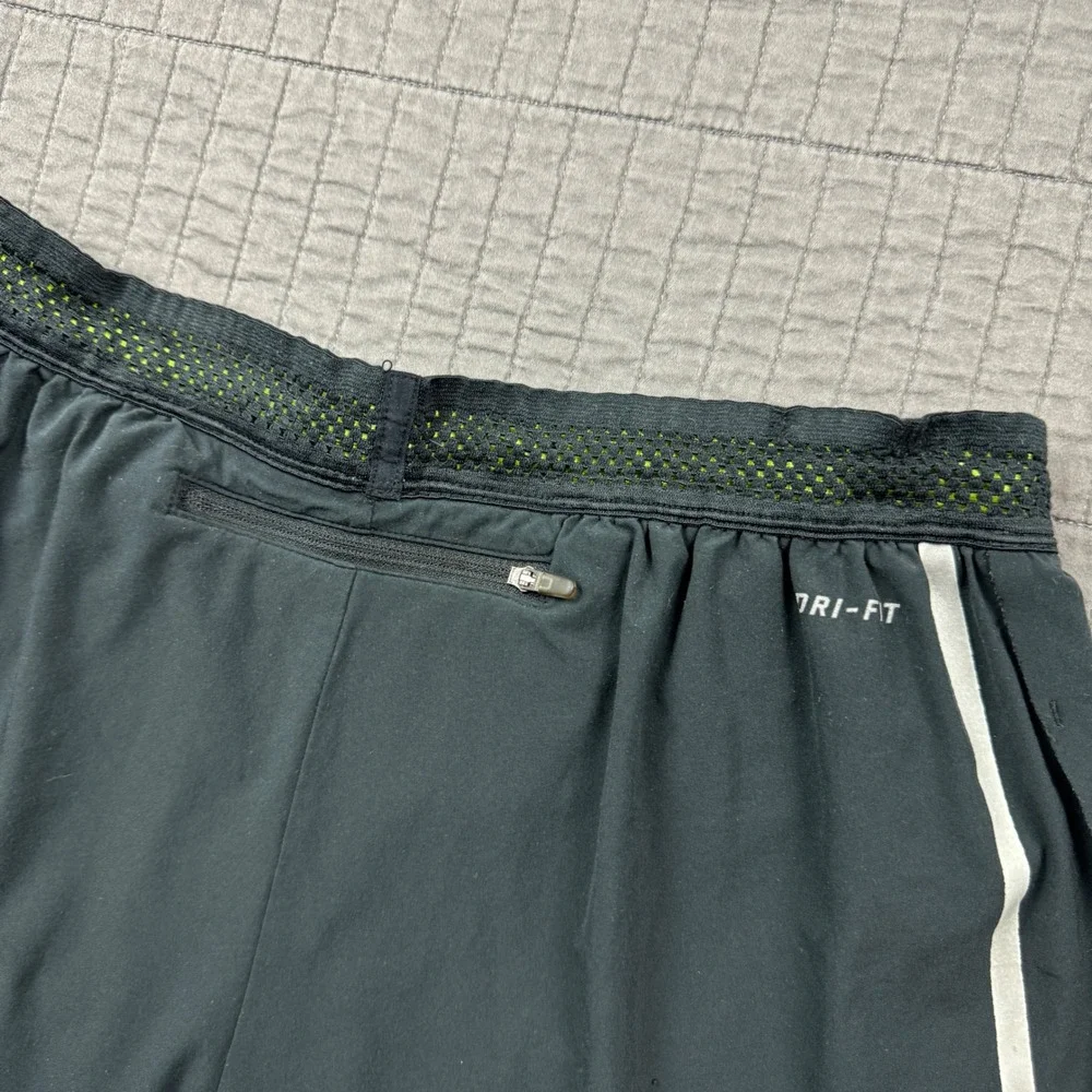 Nike Dri-FIT Womens Small Running Shorts Black Zipper Pocket Athletic Active